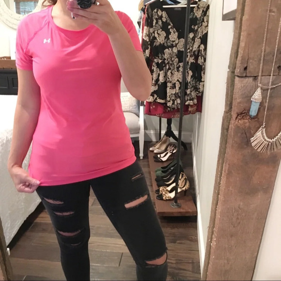 Under Armour medium pink fitted heat-gear gym top - Picture 5 of 7